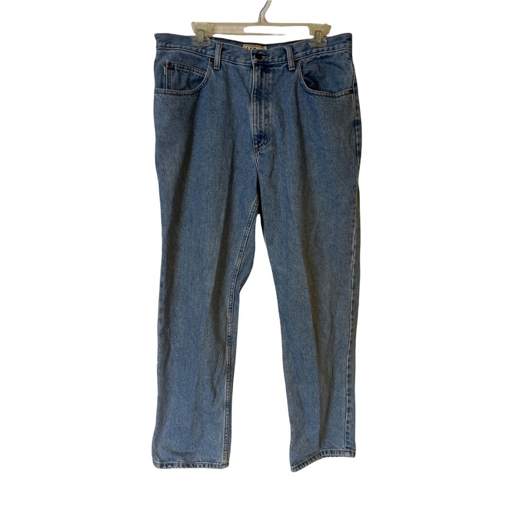 LL Bean Blue Jeans Mens 36 x 30 Natural Fit Relaxed Mid Rise Light Wash 104731